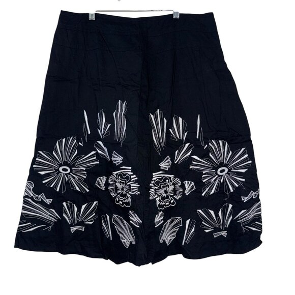 East 5th Black A-Line Skirt With White Embroidered Floral Design Size 14 - Picture 1 of 11